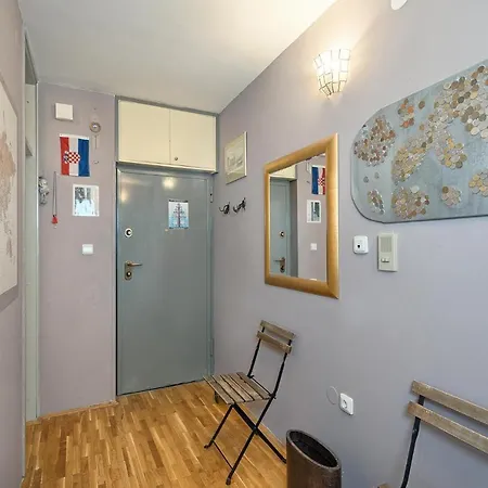 Bezo1 Apartment Split