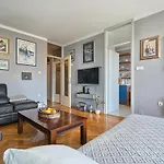Bezo1 Apartamento *